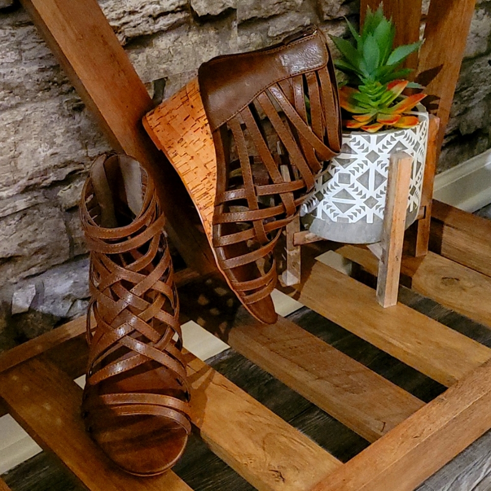 Twyla Brown strappy wedge sandals in a sz. 9. In mint condition!